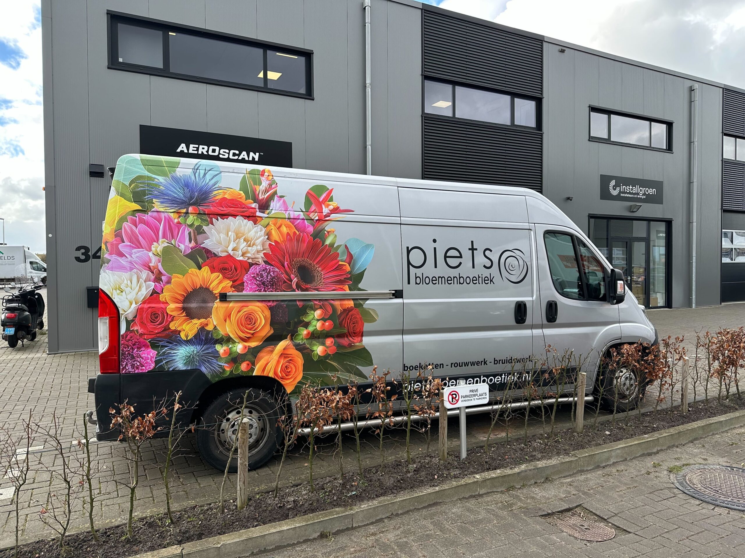 Autobelettering leeuwarden bestickering wrap plakkers reclame