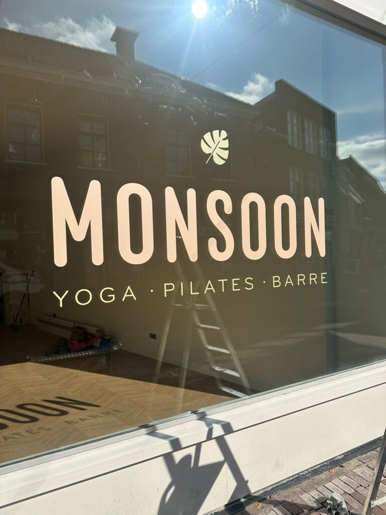 Gevelreclame in Sneek – Monsoon