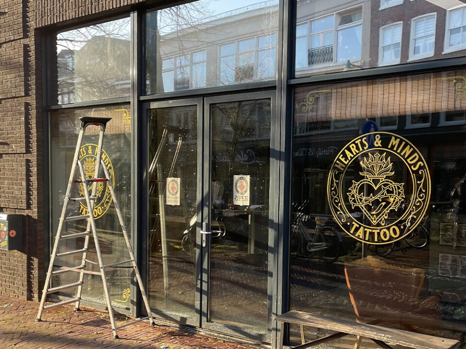 raamfolie raamsticker logo bedrijf ff reclame maken laten aanbrengen anders haantje professional
