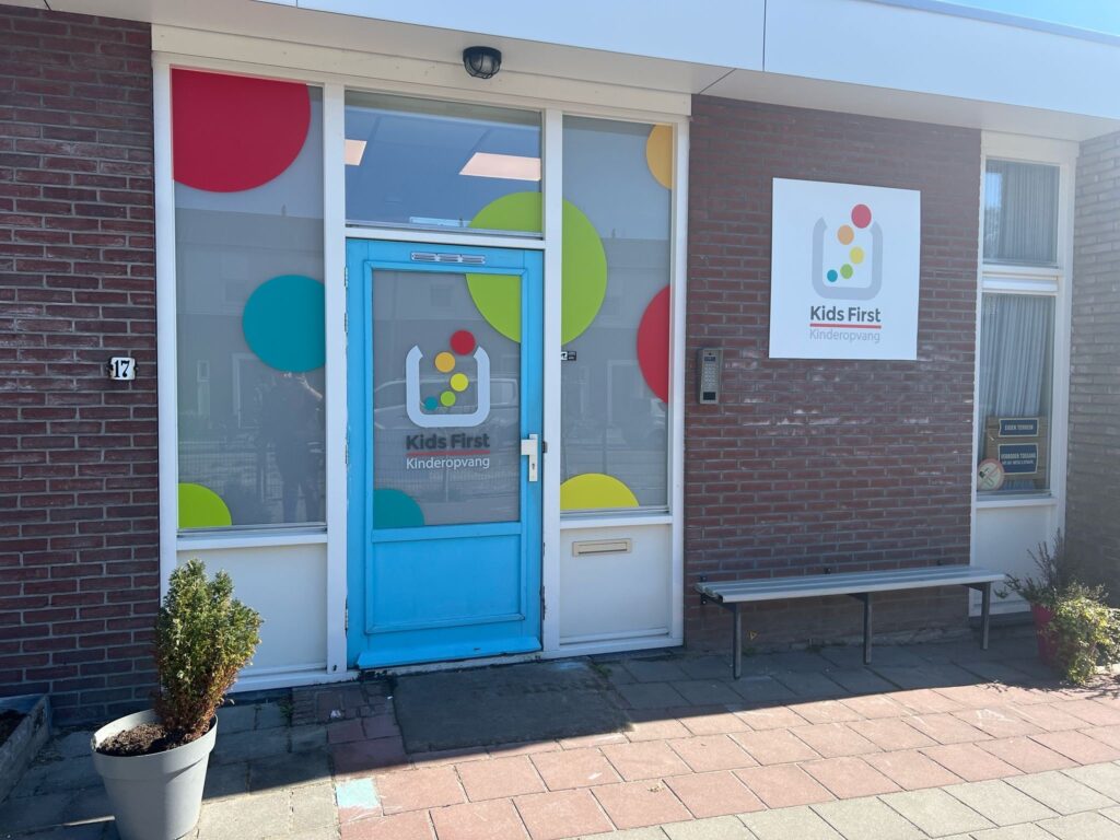 Raamfolie en gevelbord voor kinderopvang